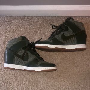 Women’s Nike dunk sky hi essential